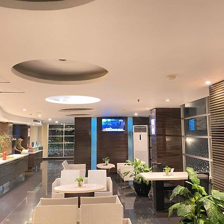 Studio One Thamrin Hotel Джакарта Экстерьер фото