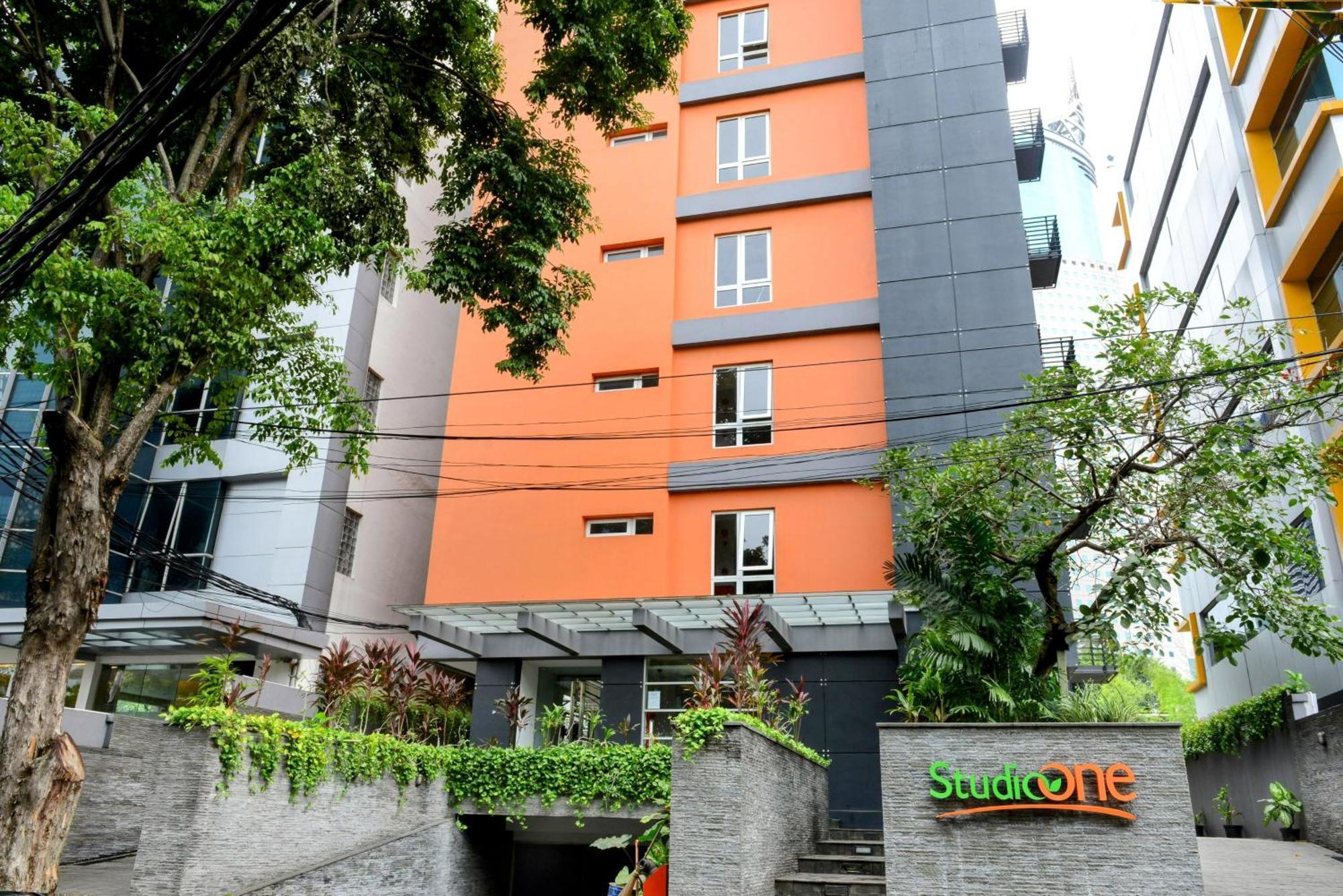 Studio One Thamrin Hotel Джакарта Экстерьер фото