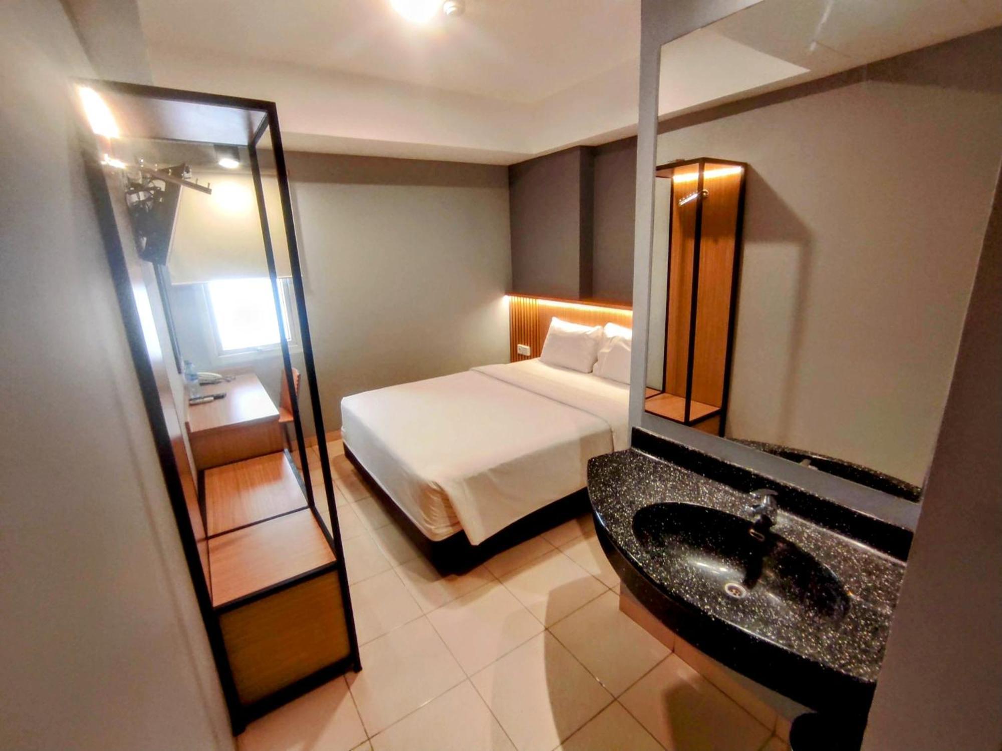 Studio One Thamrin Hotel Джакарта Экстерьер фото
