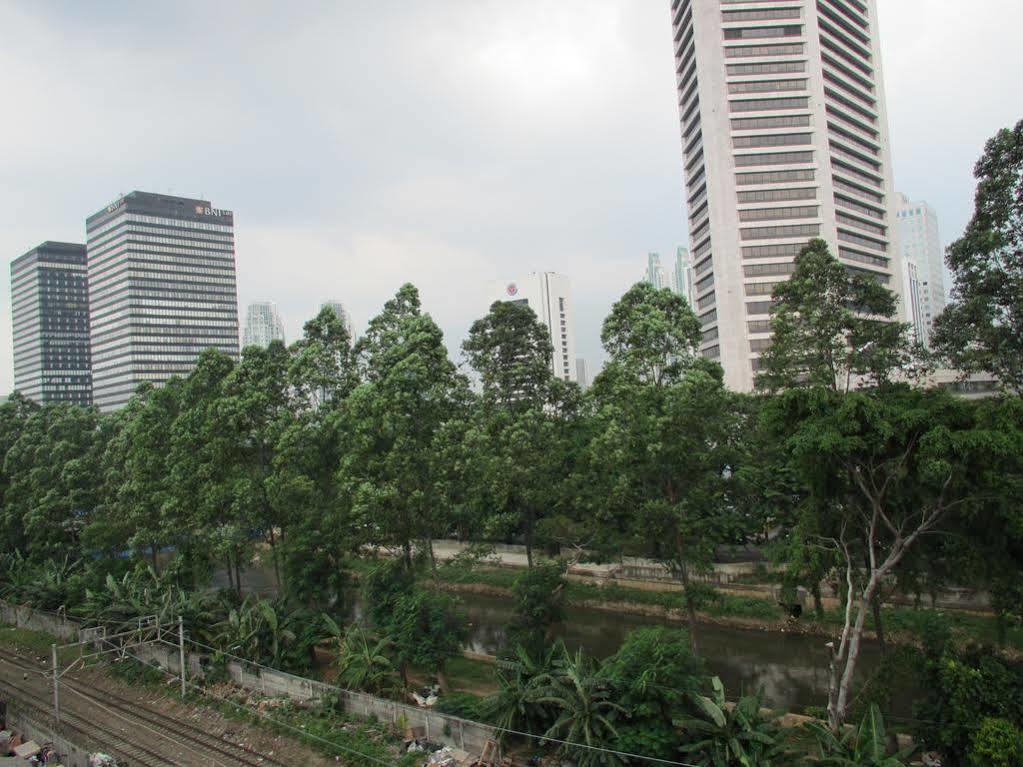 Studio One Thamrin Hotel Джакарта Экстерьер фото